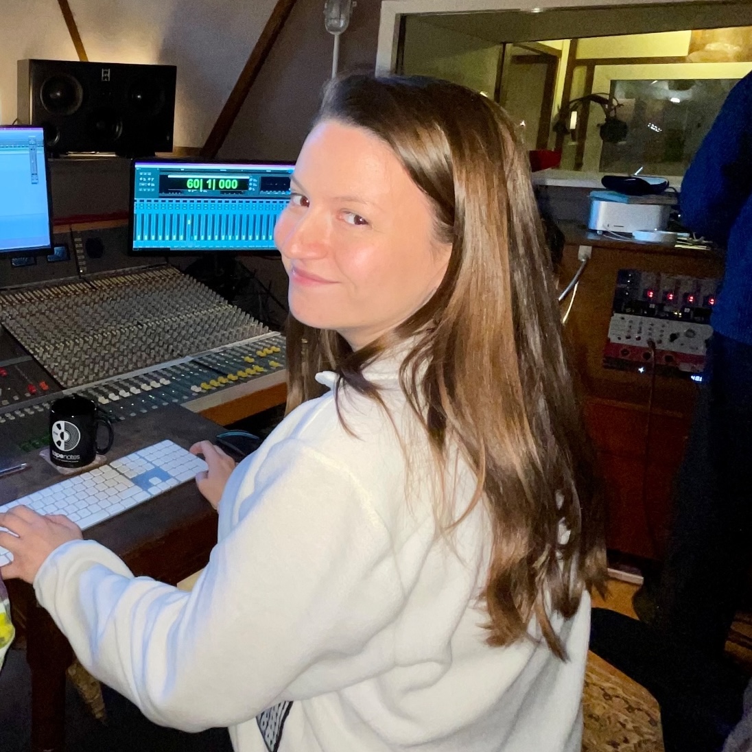 Noa is a music producer, recording engineer and DJ at Soho Sonic